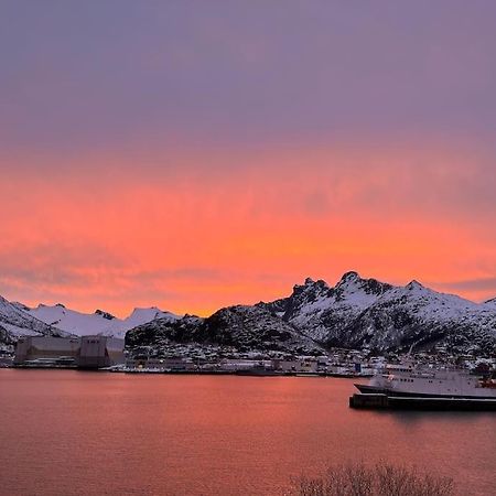Sentrumsnaer Leilighet Med Utsikt Svolvær Extérieur photo