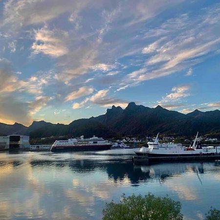 Sentrumsnaer Leilighet Med Utsikt Svolvær Extérieur photo