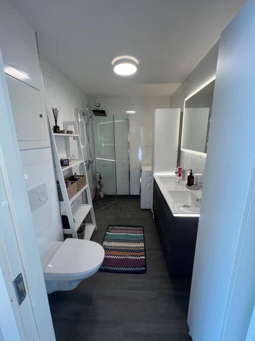 Sentrumsnaer Leilighet Med Utsikt Svolvær Extérieur photo